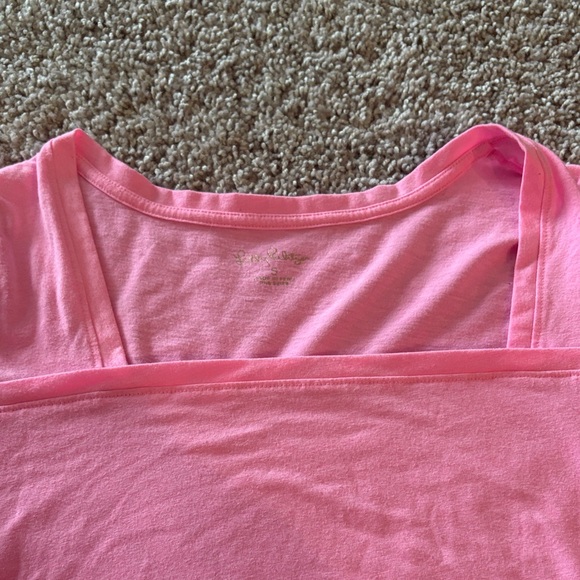 Pink Lilly Pulitzer T-shirt - Picture 3 of 5